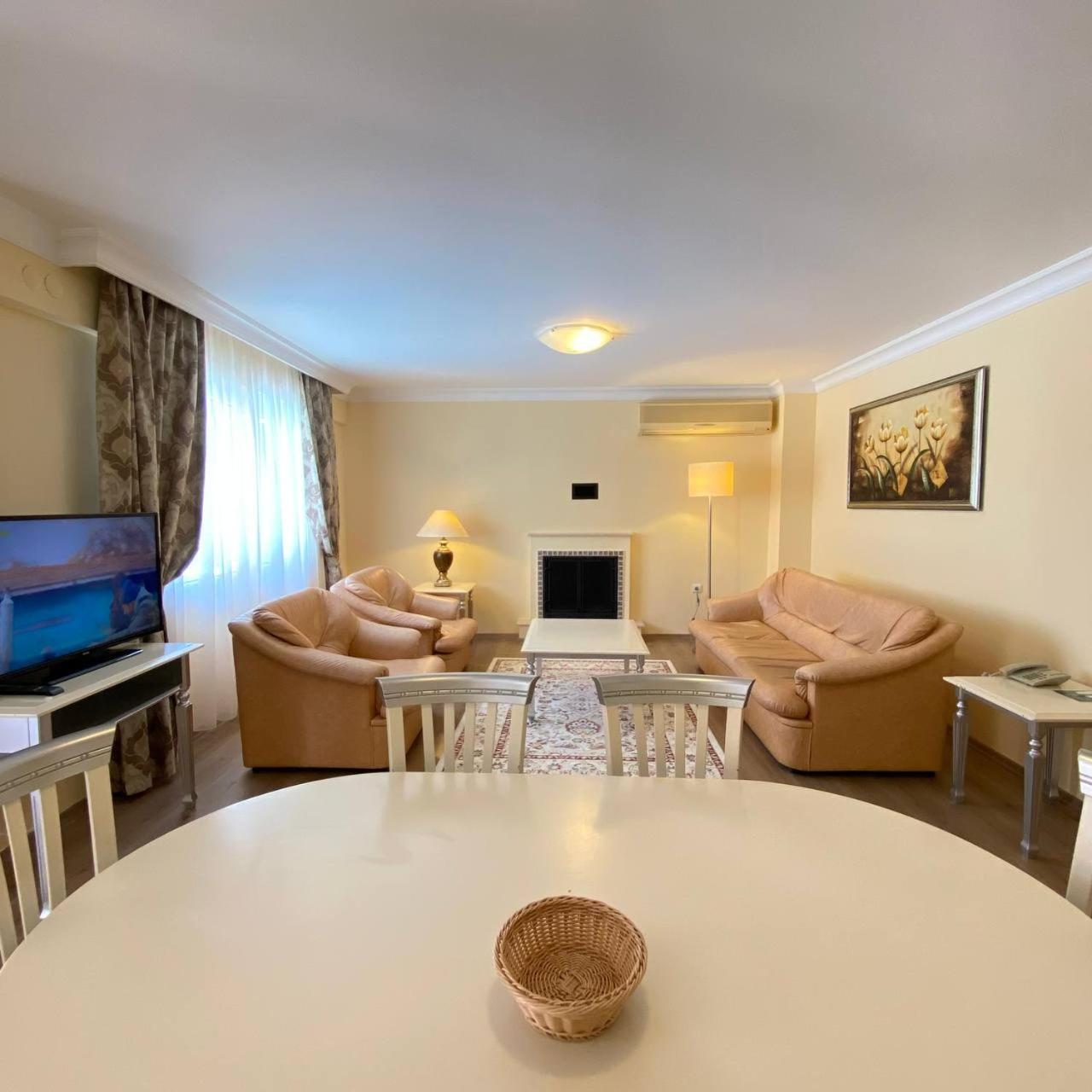 Pine Club Apart Hotel Kusadasi Luaran gambar