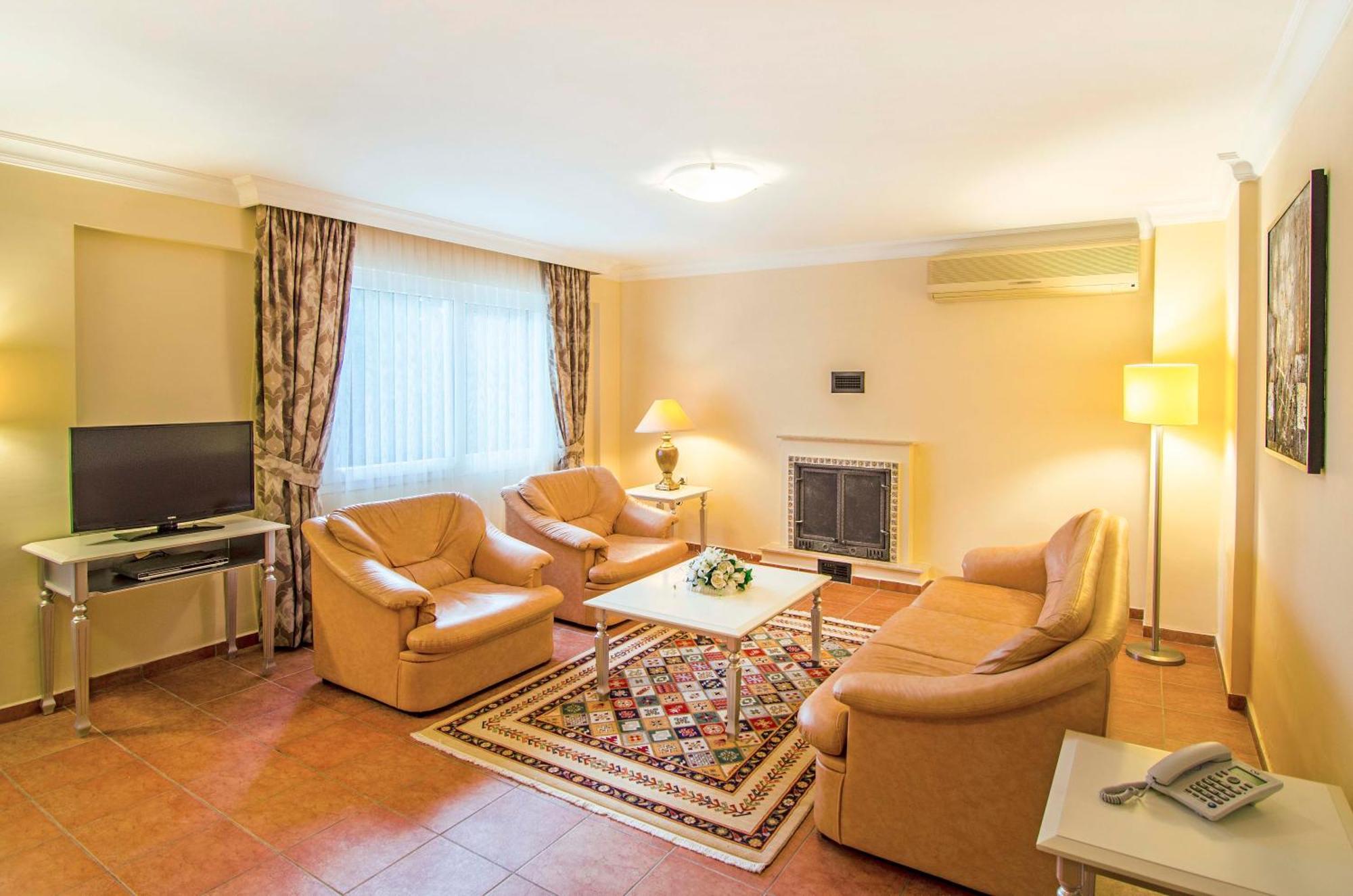 Pine Club Apart Hotel Kusadasi Luaran gambar