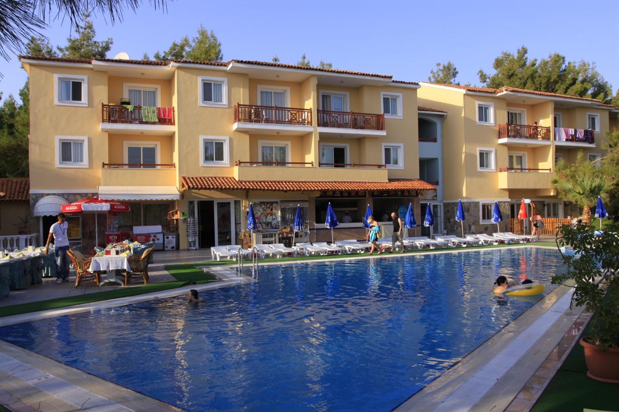 Pine Club Apart Hotel Kusadasi Luaran gambar