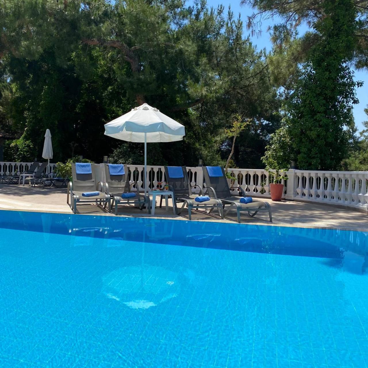 Pine Club Apart Hotel Kusadasi Luaran gambar